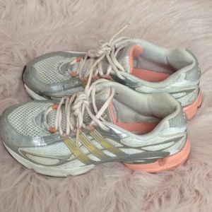 Adidas peach silver sneaker 7